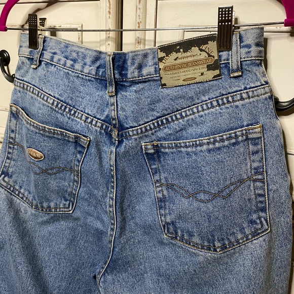 District Gasoline Vintage high waisted blue denim jeans (size 6) - Picture 11 of 11